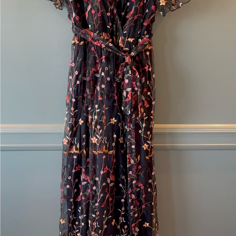 Simplee Elegant Black Floral Maxi Dress - Picture 2 of 7